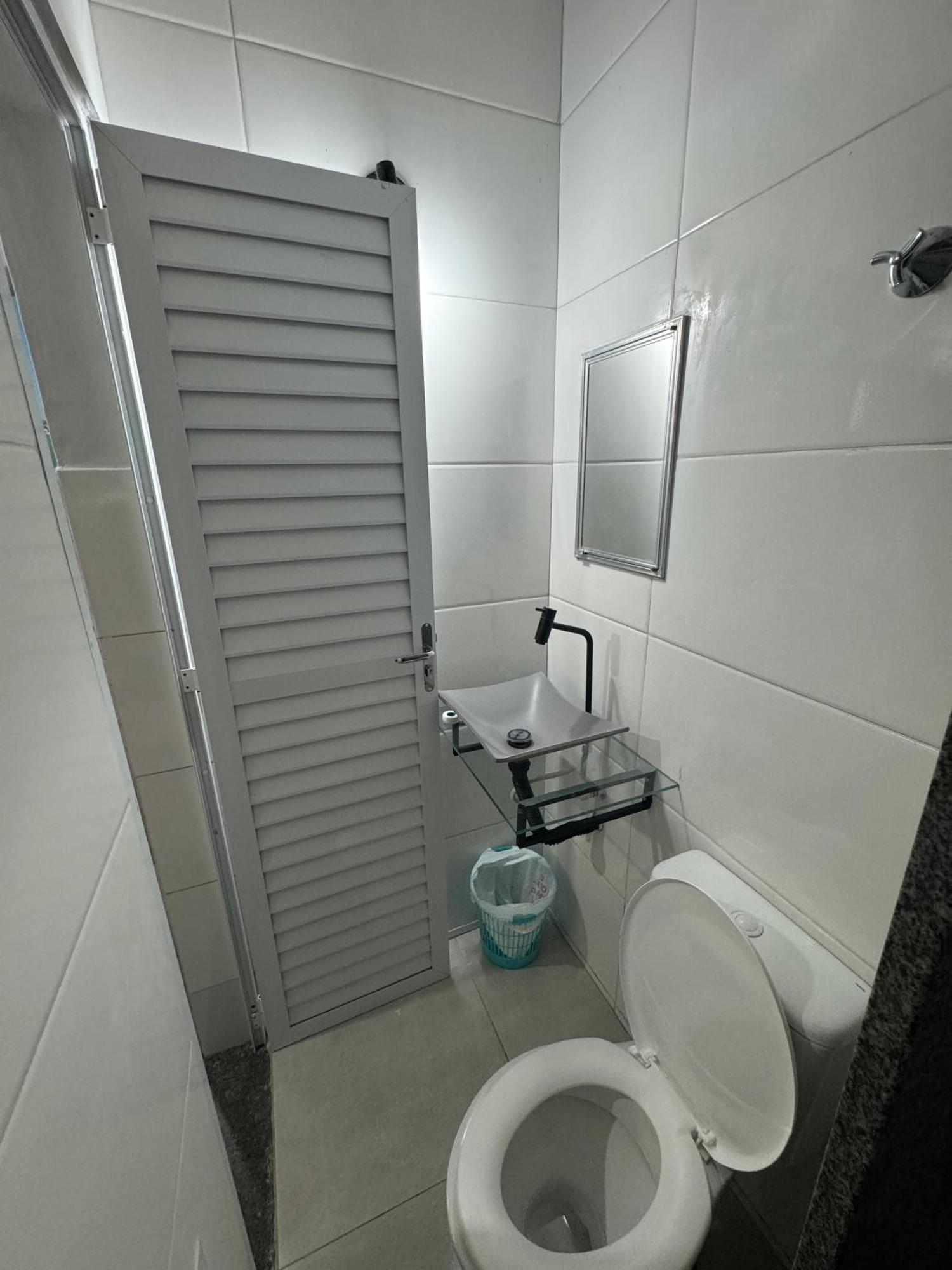 Suite Mar 210 - Economica E Compacta - Praia Do Morro - Predio Frente Mar Com Elevador, Atravessou A Avenida, Ja Esta Na Praia - Garagem - Internet Guarapari Exterior foto